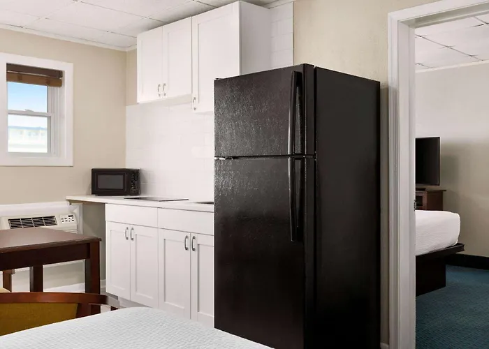 Hotel Days By Wyndham Ocean Oceanfront Ocean City