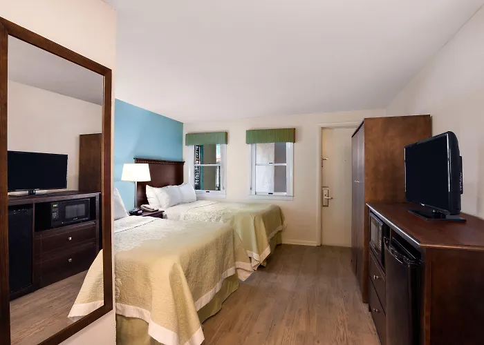 Days By Wyndham Ocean Oceanfront Hotel
