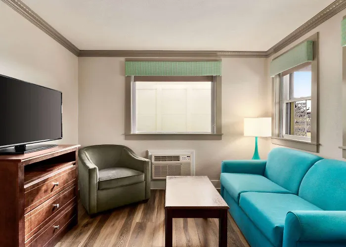 Days By Wyndham Ocean Oceanfront Hotel 3*
