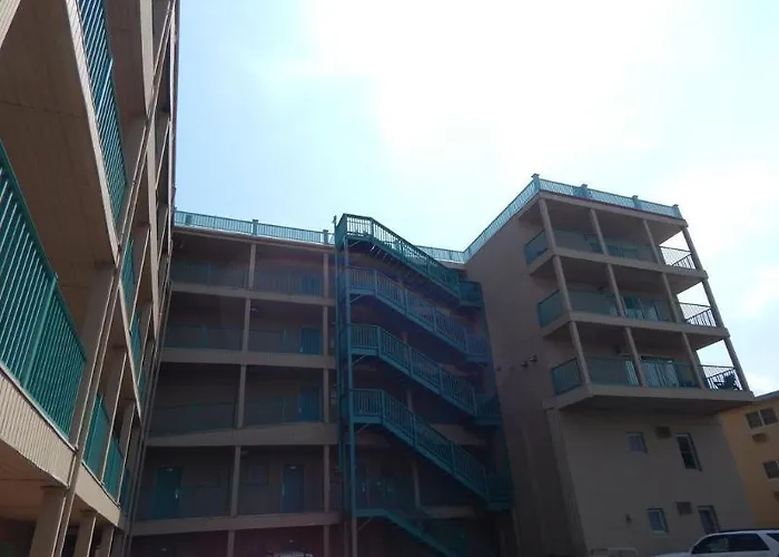 Hotel Days By Wyndham Ocean Oceanfront 3*